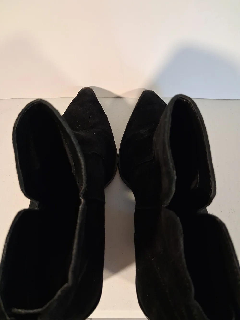 Vince CamutoWomens Shoes Black Suede Leather Pointed Toe Ankle Booties Size 8.5
